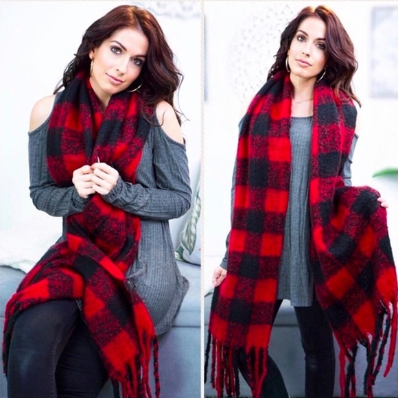 Oversized Plush Buffalo Plaid Scarf 1 LEFT - Picture 5 of 8